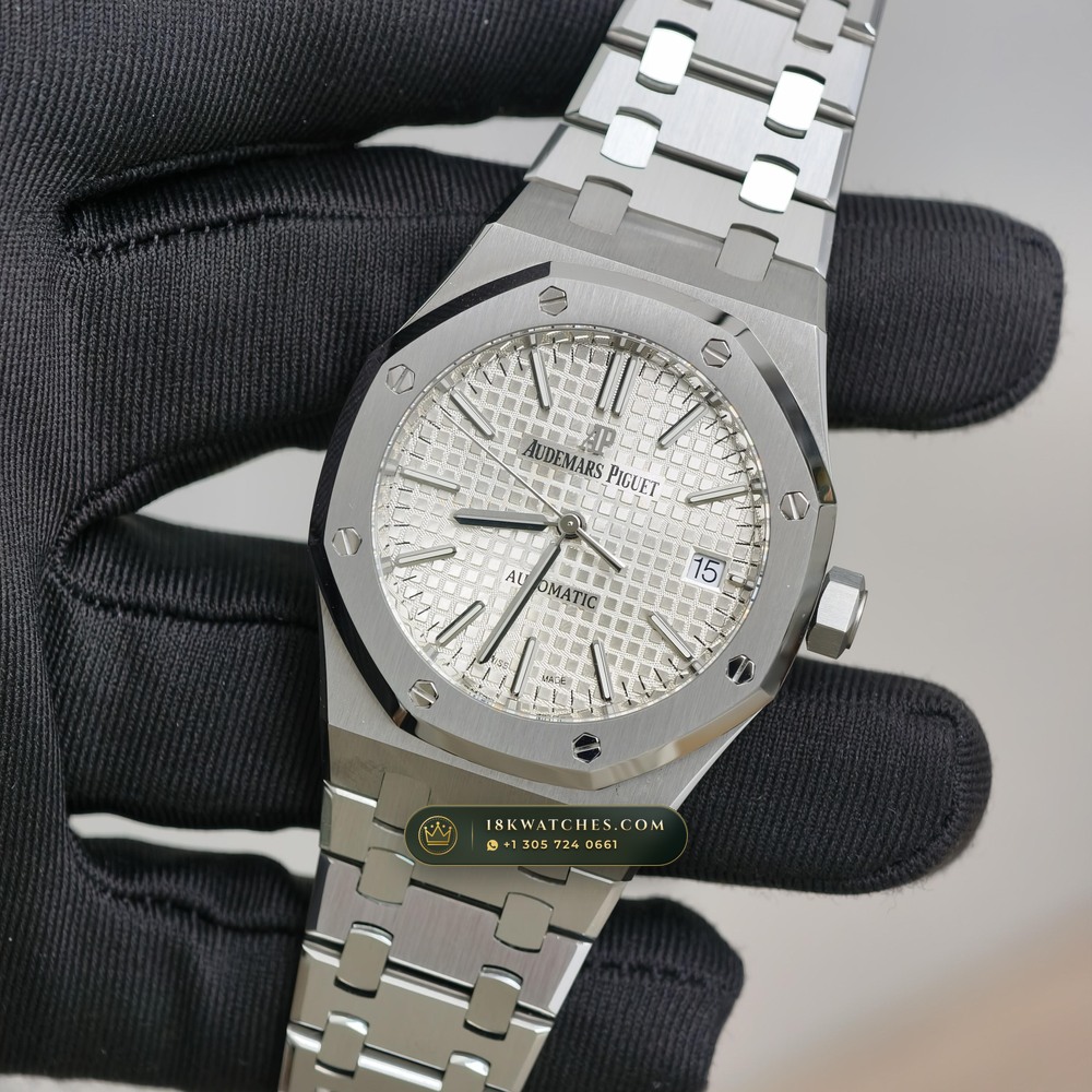 Audemars Piguet Royal Oak Selfwinding 37mm Geneva Atelier Spec Ref. 15450ST — Studio Gallery Plate III in 904L Stainless Steel Custom Architecture (132.3g Verified Mass, Audemars Piguet Cal. 3120 / Cal. 5900)