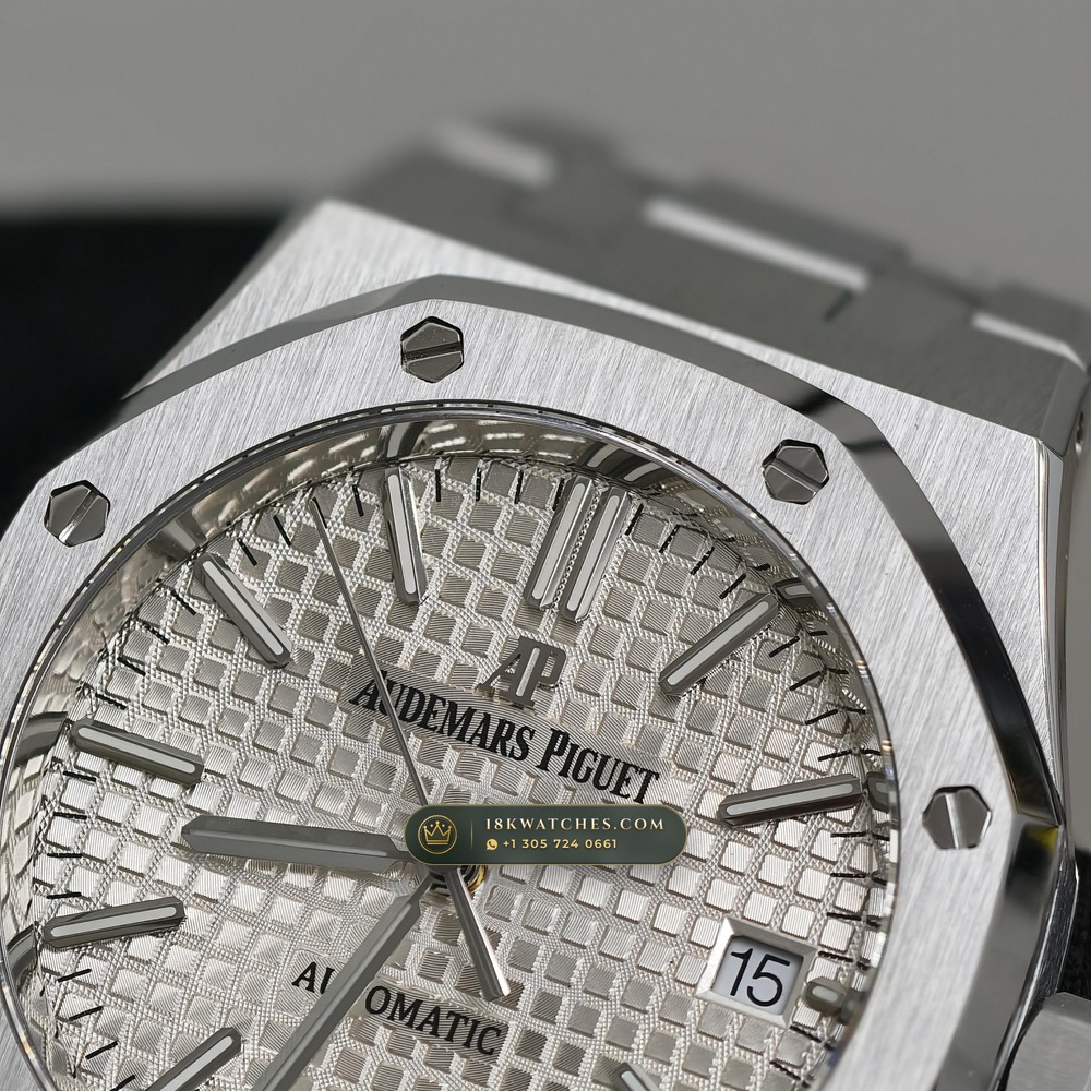 Audemars Piguet Royal Oak Selfwinding 37mm Geneva Atelier Spec Ref. 15450ST — Studio Gallery Plate IV in 904L Stainless Steel Custom Architecture (132.3g Verified Mass, Audemars Piguet Cal. 3120 / Cal. 5900)