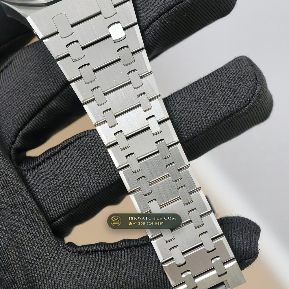 Audemars Piguet Royal Oak Selfwinding 41mm Custom Tapestry Dial Flush Bezel Screws Ref. 15510ST — Studio Gallery Plate V in 904L Stainless Steel Custom Architecture (166.7g Verified Mass, Audemars Piguet Cal. 4302 - 70h Power Reserve)