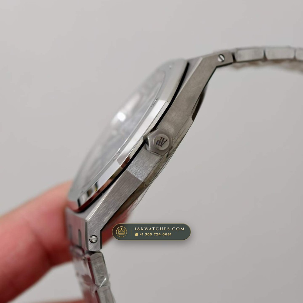 Audemars Piguet Royal Oak Jumbo Extra-Thin 39mm Ref. 15202IP — Studio Gallery Plate V in Grade 5 Titanium Monobloc (94.4g Verified Mass, Audemars Piguet Cal. 2121 Ultra-Thin)