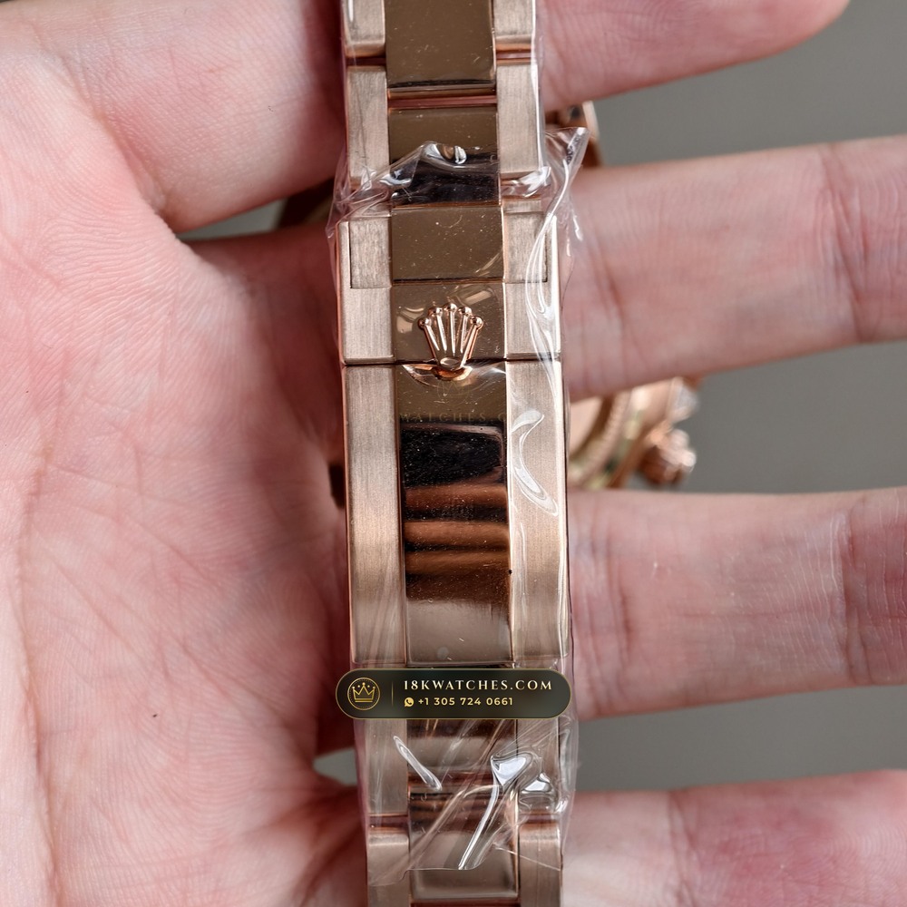 Rolex Cosmograph Daytona Rainbow Sapphire Bezel 18K Everose Gold Ref. 116595RBOW — Studio Gallery Plate VIII in 18K Rose Gold Au750 (216.9g Verified Mass, Rolex Manufacture Cal. 4130 - 72h Power Reserve)