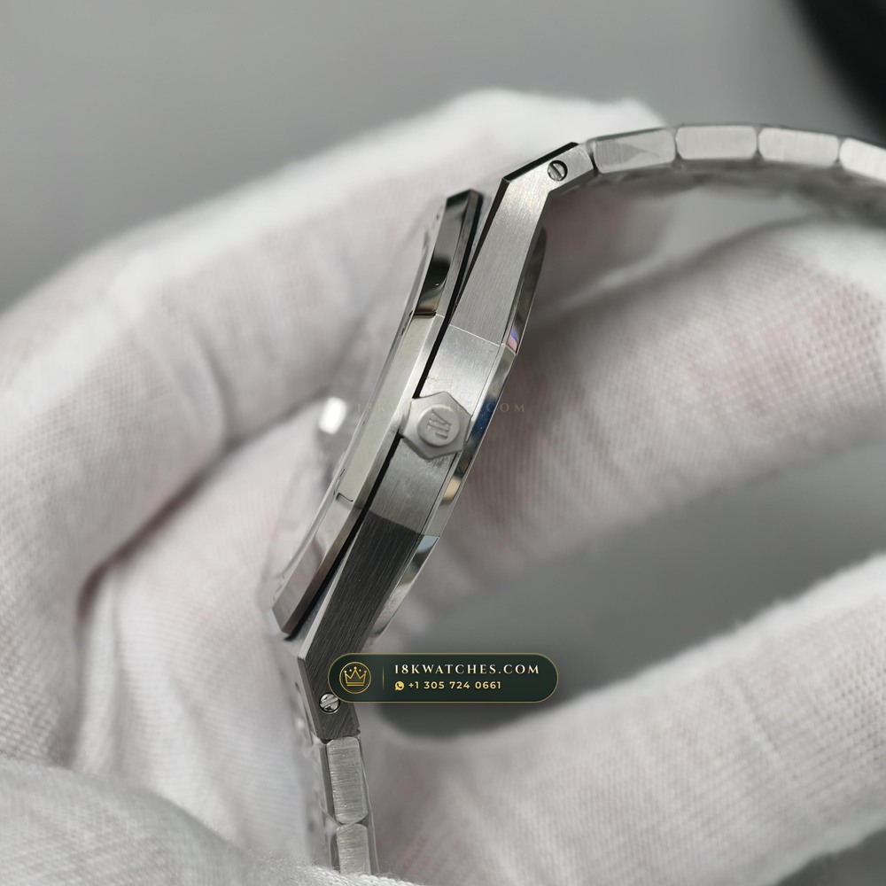 Audemars Piguet Royal Oak Jumbo Extra-Thin 39mm Custom Tapestry Dial 5-Axis CNC Case Ref. 15202ST — Studio Gallery Plate IV in 904L Stainless Steel Custom Architecture (103.6g Verified Mass, Audemars Piguet Cal. 2121 Ultra-Thin)