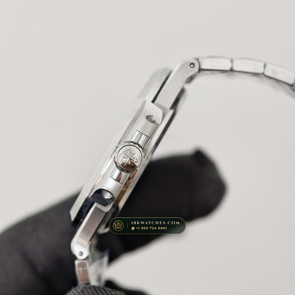 Patek Philippe Nautilus Self-Winding Custom SW Dial 22K Gold Rotor Ref. 5711/1A-001 — Studio Gallery Plate V in 904L Stainless Steel Custom Architecture (115.1g Verified Mass, Patek Philippe Cal. 26-330 S C / Cal. 324 S C - 21K Gold Rotor)