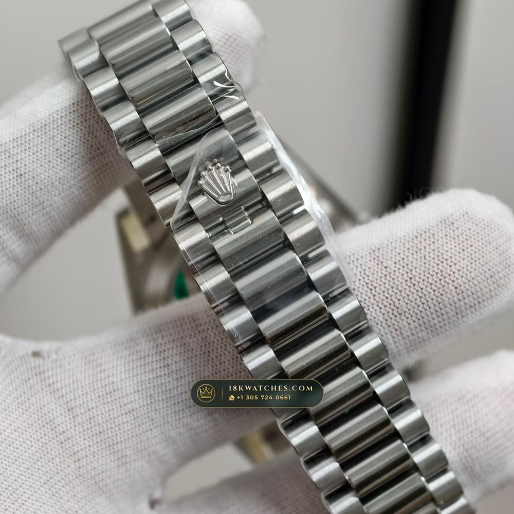 Rolex Day-Date 40 18K White Gold Geneva Atelier Spec Ref. 228239 — Studio Gallery Plate V in 18K White Gold Au750 (210.9g Verified Mass, Rolex Manufacture Cal. 3255 - 70h Power Reserve)