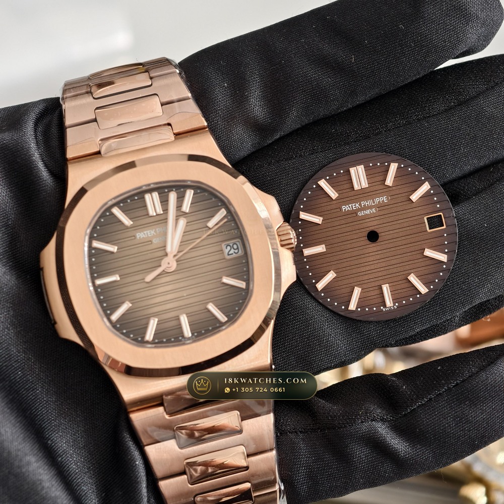 Patek Philippe Nautilus Self-Winding 18K Rose Gold Ref. 5711/1R — Studio Gallery Plate II in 18K Rose Gold Au750 (186.7g Verified Mass, Patek Philippe Cal. 26-330 S C / Cal. 324 S C - 21K Gold Rotor)