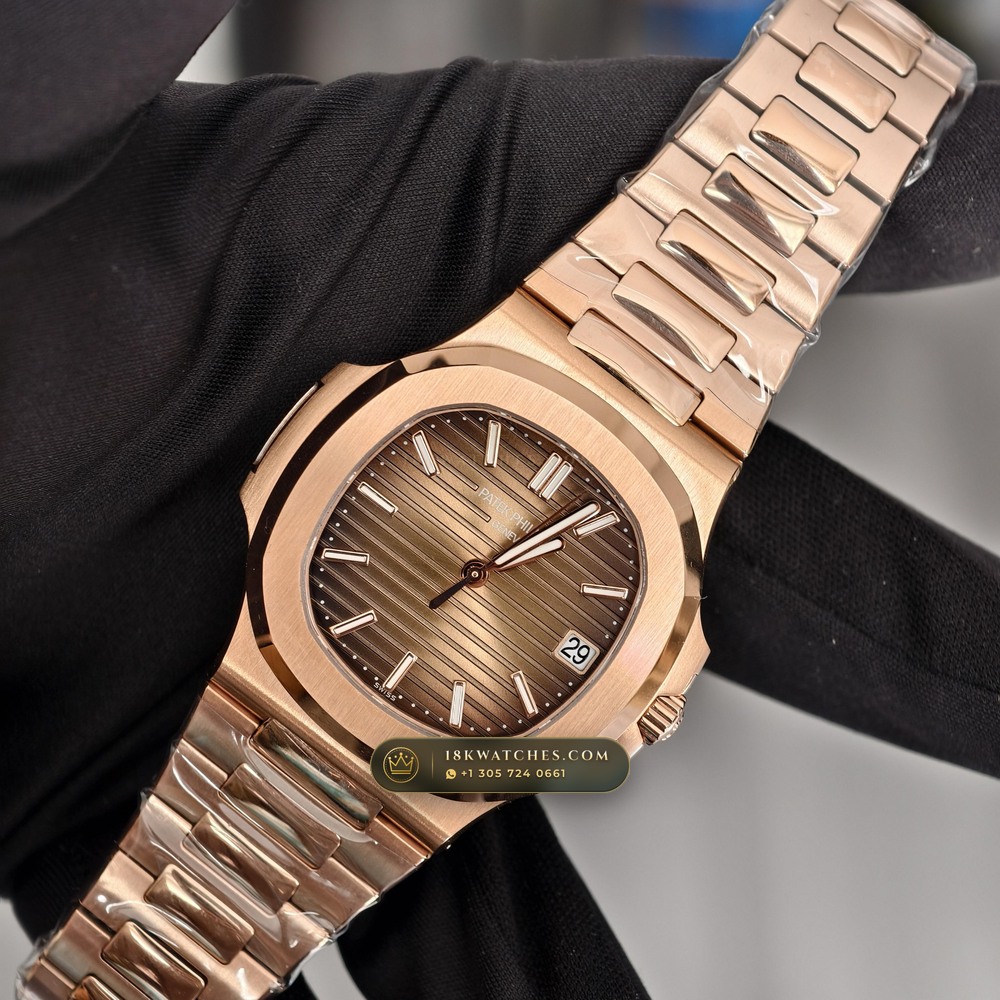 Patek Philippe Nautilus Self-Winding 18K Rose Gold Ref. 5711/1R — Studio Gallery Plate IV in 18K Rose Gold Au750 (186.7g Verified Mass, Patek Philippe Cal. 26-330 S C / Cal. 324 S C - 21K Gold Rotor)