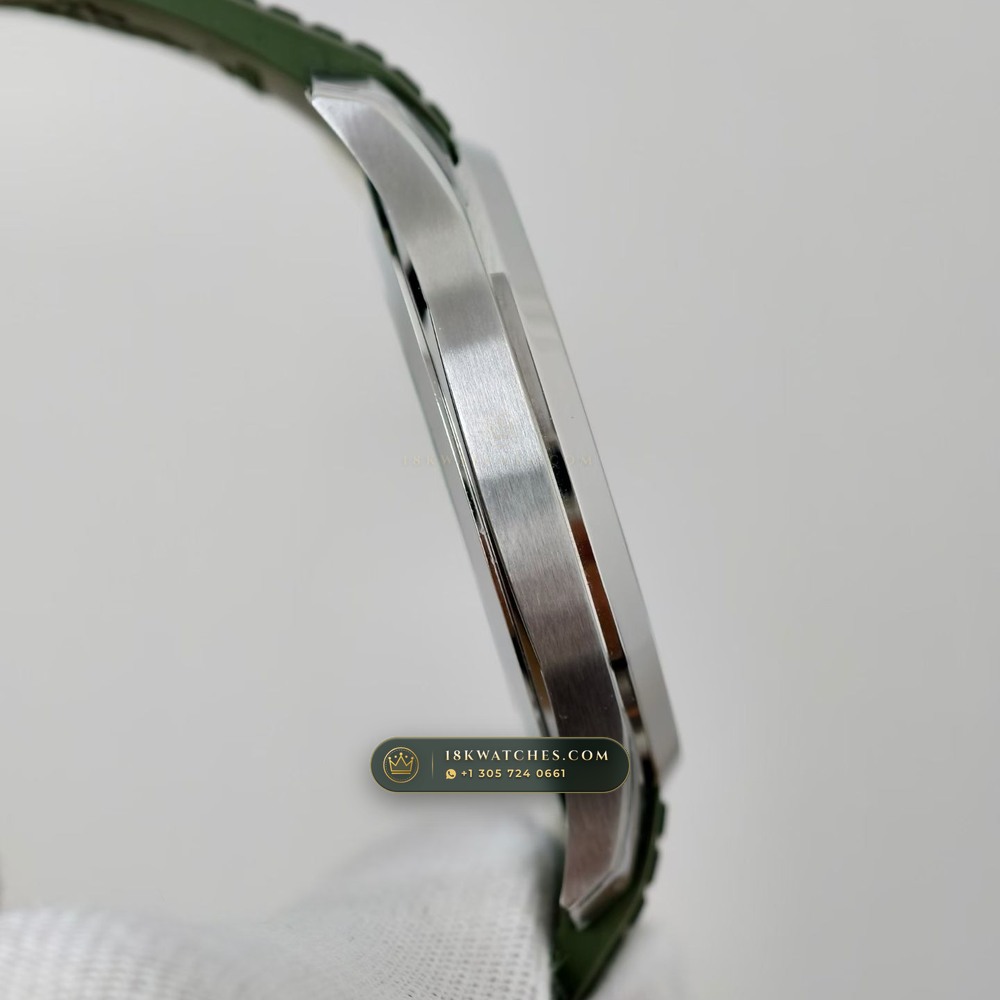 Patek Philippe Aquanaut Jumbo 42.2mm 18K White Gold Ref. 5168G-010 — Studio Gallery Plate V in 18K White Gold Au750 (120.2g Verified Mass, Patek Philippe Cal. 324 S C - 21K Gold Rotor)