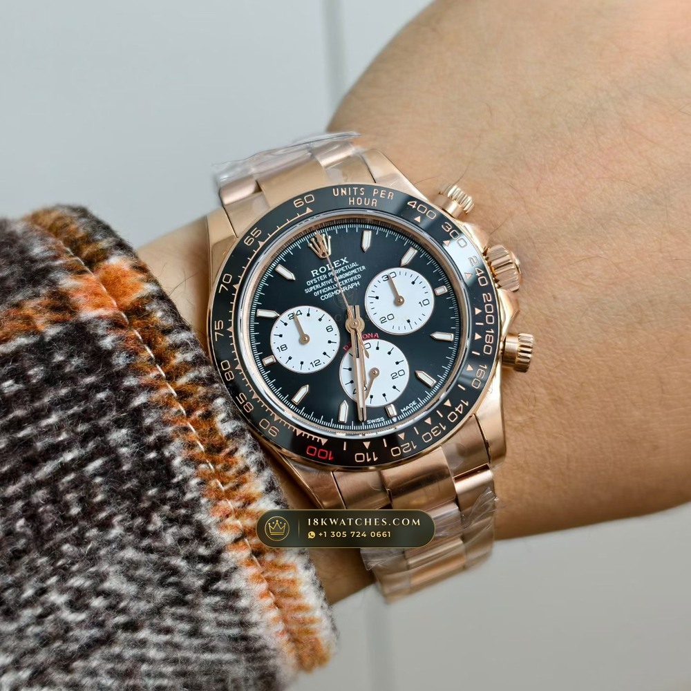 Rolex Cosmograph Daytona Le Mans 100th Anniversary 18K Everose Gold Chronometer Regulated Spec Ref. 126525LN — Studio Gallery Plate VII in 18K Rose Gold Au750 (216.9g Verified Mass, Rolex Manufacture Cal. 4132 - 24h Le Mans)