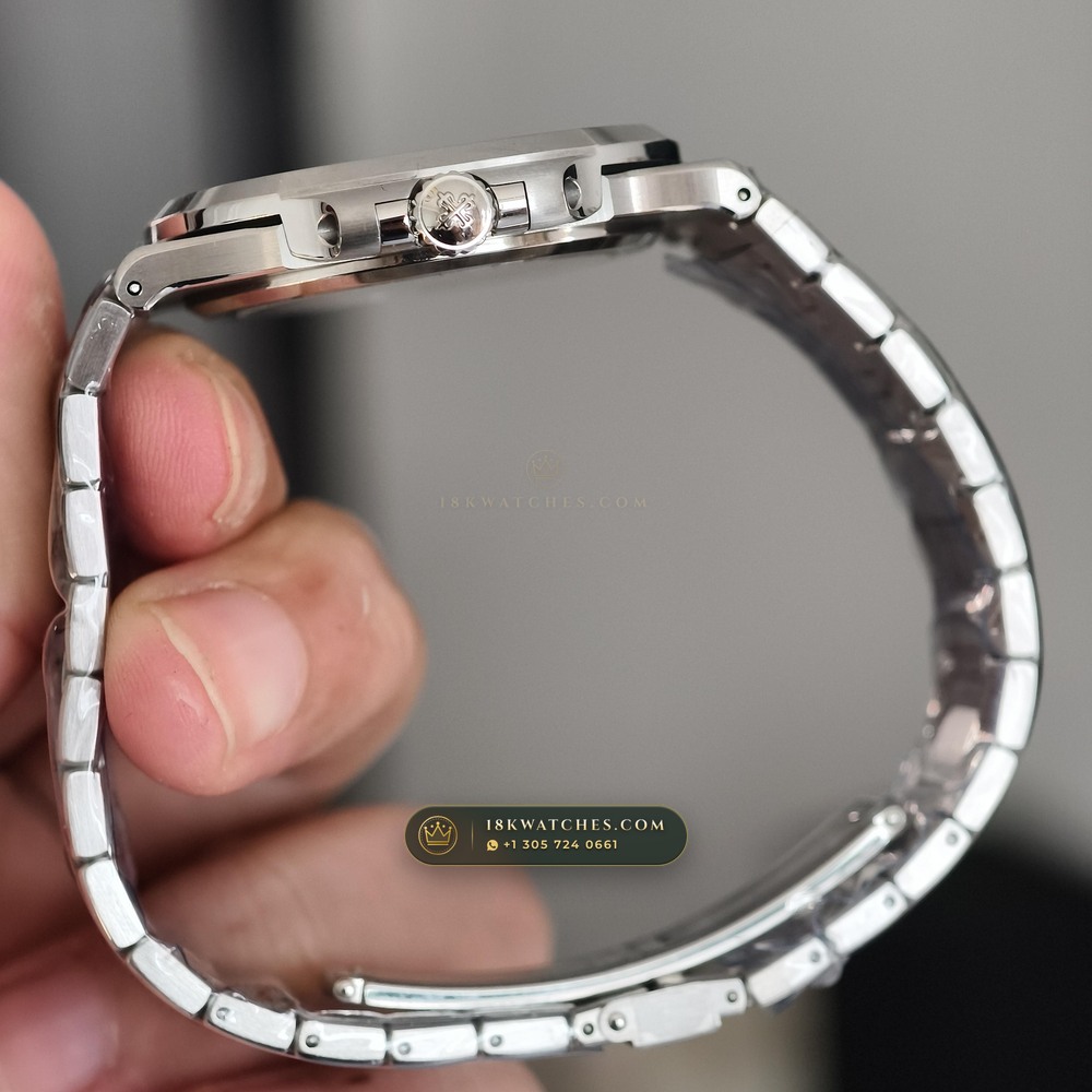 Patek Philippe Nautilus Self-Winding Custom SW Dial Ref. 5711/1A — Studio Gallery Plate VI in 904L Stainless Steel Custom Architecture (115.1g Verified Mass, Patek Philippe Cal. 26-330 S C / Cal. 324 S C - 21K Gold Rotor)