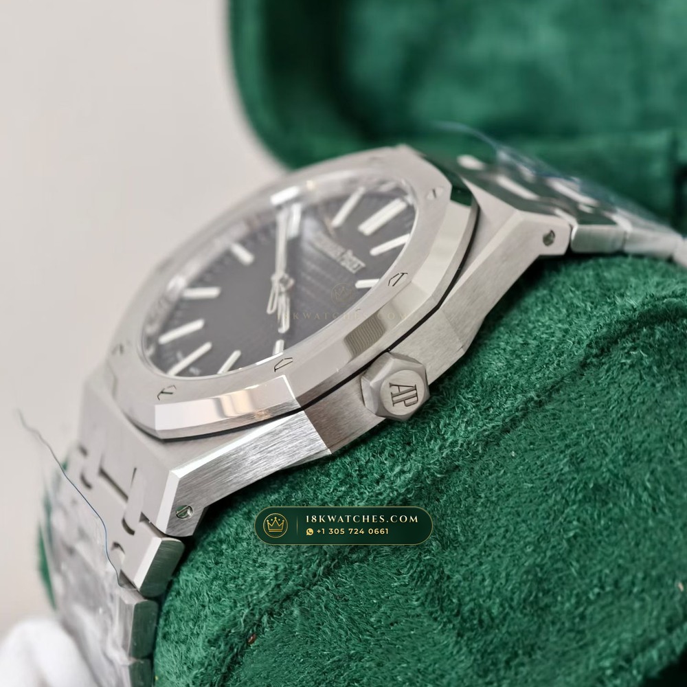 Audemars Piguet Royal Oak Selfwinding 41mm Free-Sprung Calibre Ref. 15510ST — Studio Gallery Plate IV in 904L Stainless Steel Custom Architecture (166.5g Verified Mass, Audemars Piguet Cal. 4302 - 70h Power Reserve)