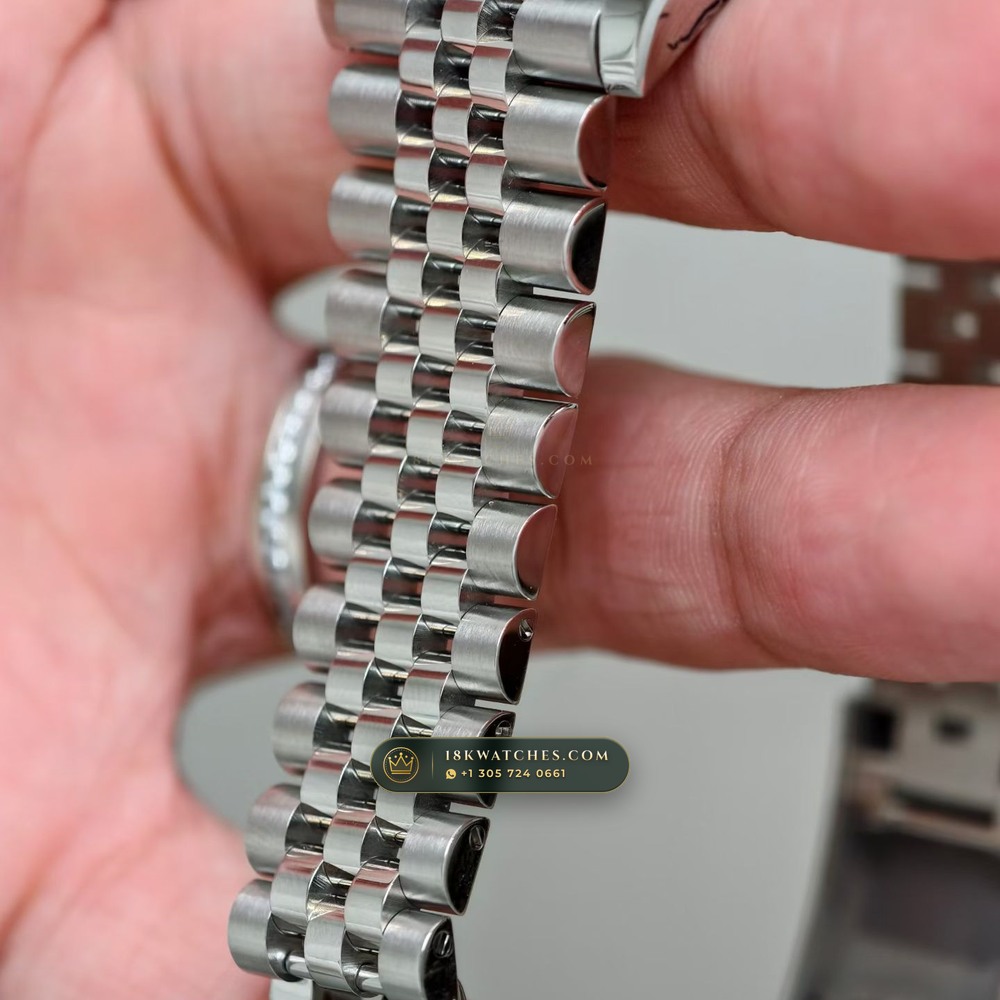 Rolex Datejust 41 Deep Crystal Optics Ref. 126331 — Studio Gallery Plate VI in 18K Gold & 904L Oystersteel Rolesor (150.4g Verified Mass, Rolex Manufacture Cal. 3235 - 70h Power Reserve)