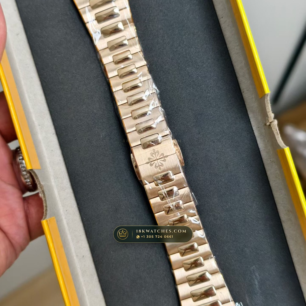 Patek Philippe Nautilus Moonphase & Power Reserve Full Solid 18K Rose Gold Bracelet Ref. 5712/1R-001