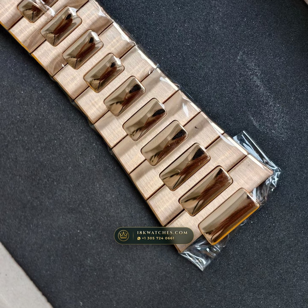 Patek Philippe Nautilus Moonphase & Power Reserve Full Solid 18K Rose Gold Bracelet Ref. 5712/1R-001 — Studio Gallery Plate IV in 18K Rose Gold Au750 (185.2g Verified Mass, Patek Philippe Cal. 240 PS IRM C LU - 22K Gold Micro-Rotor)