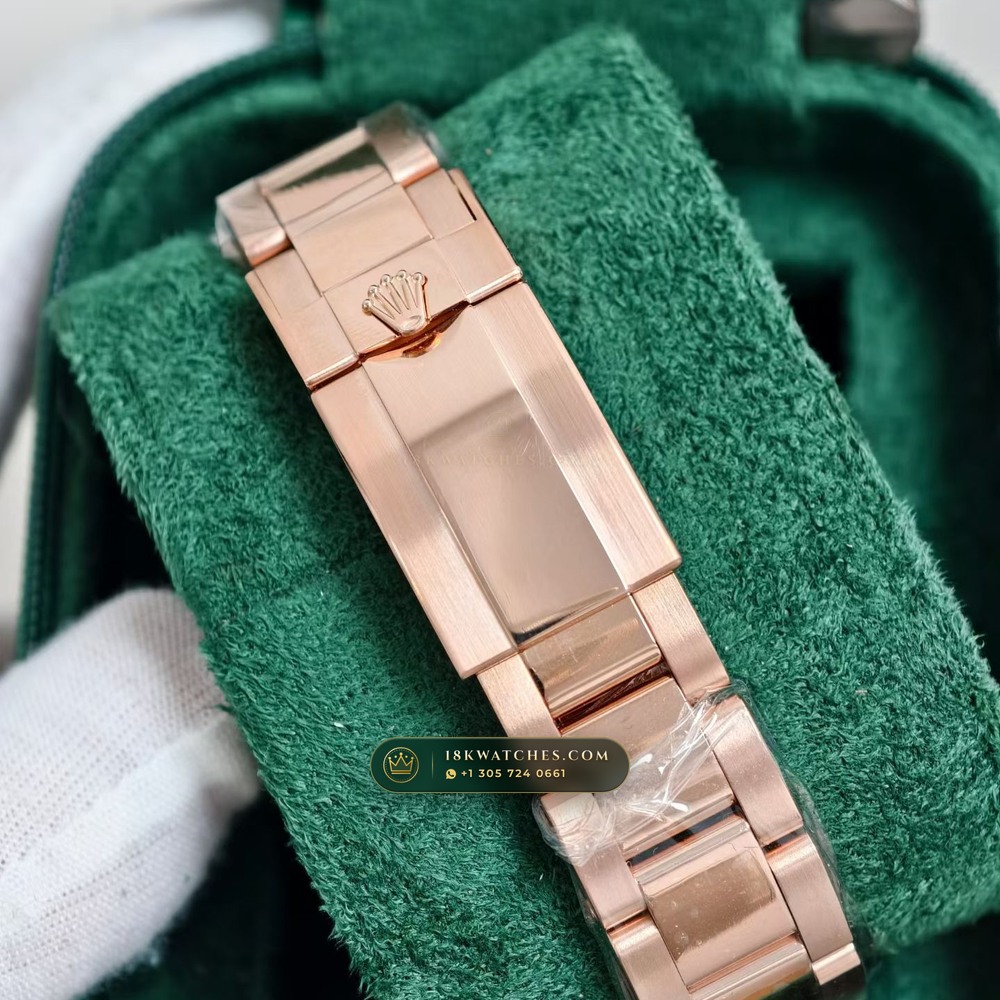 Rolex Cosmograph Daytona 18K Everose Gold Hand-Finished Buff Dial Deep Crystal Optics Ref. 116505 — Studio Gallery Plate VII in 18K Rose Gold Au750 (216.1g Verified Mass, Rolex Manufacture Cal. 4130 - 72h Power Reserve)