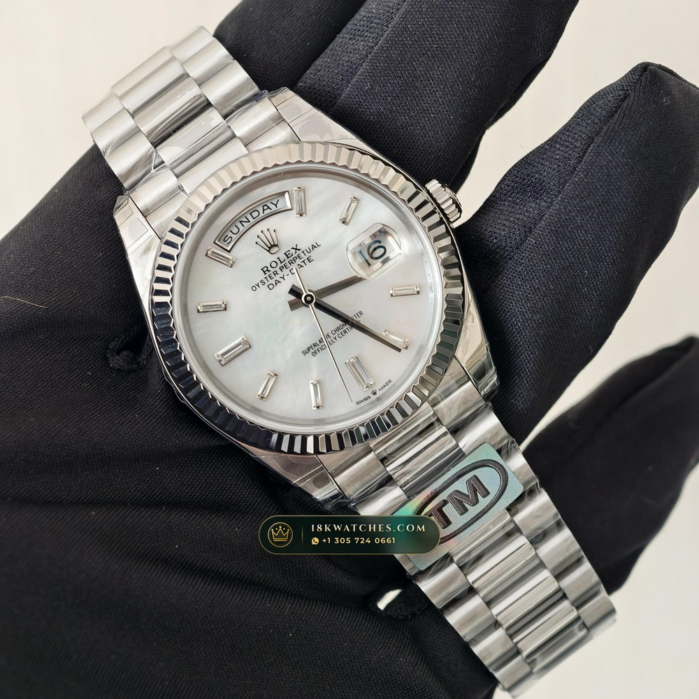 Rolex Day-Date 40 Iridescent Natural Mother-of-Pearl Dial 18K White Gold Ref. 228239 — Studio Gallery Plate III in 18K White Gold Au750 (210.5g Verified Mass, Rolex Manufacture Cal. 3255 - 70h Power Reserve)