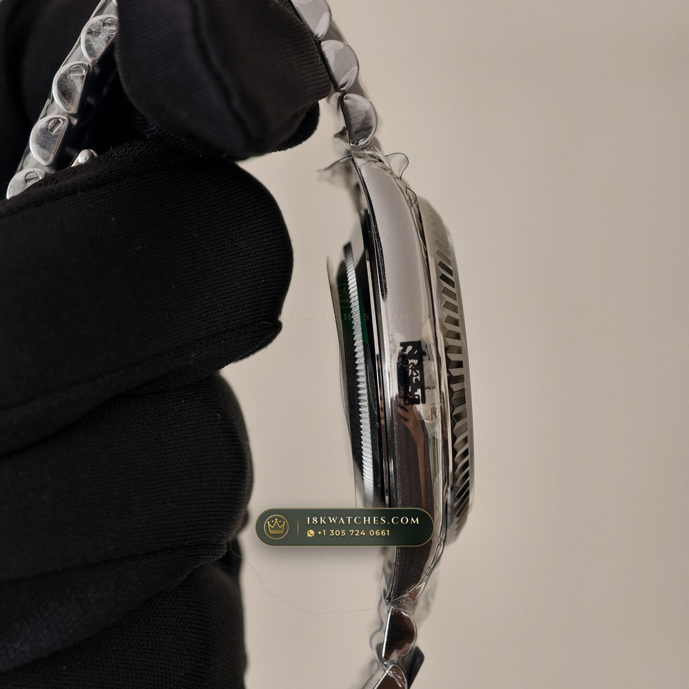 Rolex Day-Date 40 Iridescent Natural Mother-of-Pearl Dial 18K White Gold Ref. 228239 — Studio Gallery Plate VII in 18K White Gold Au750 (210.5g Verified Mass, Rolex Manufacture Cal. 3255 - 70h Power Reserve)