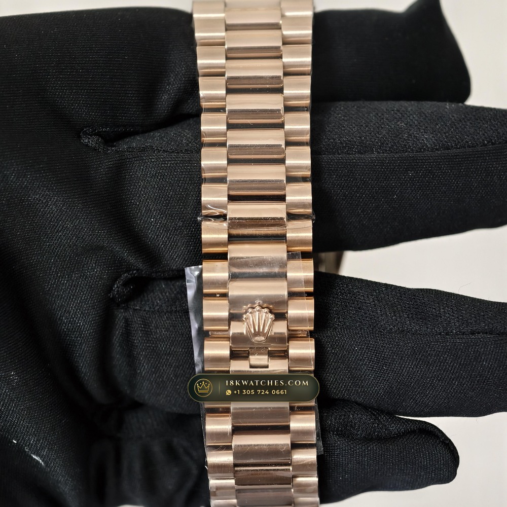 Rolex Day-Date 40 18K Everose Gold Geneva Atelier Spec Ref. 228235 — Studio Gallery Plate VII in 18K Rose Gold Au750 (210.5g Verified Mass, Rolex Manufacture Cal. 3255 - 70h Power Reserve)