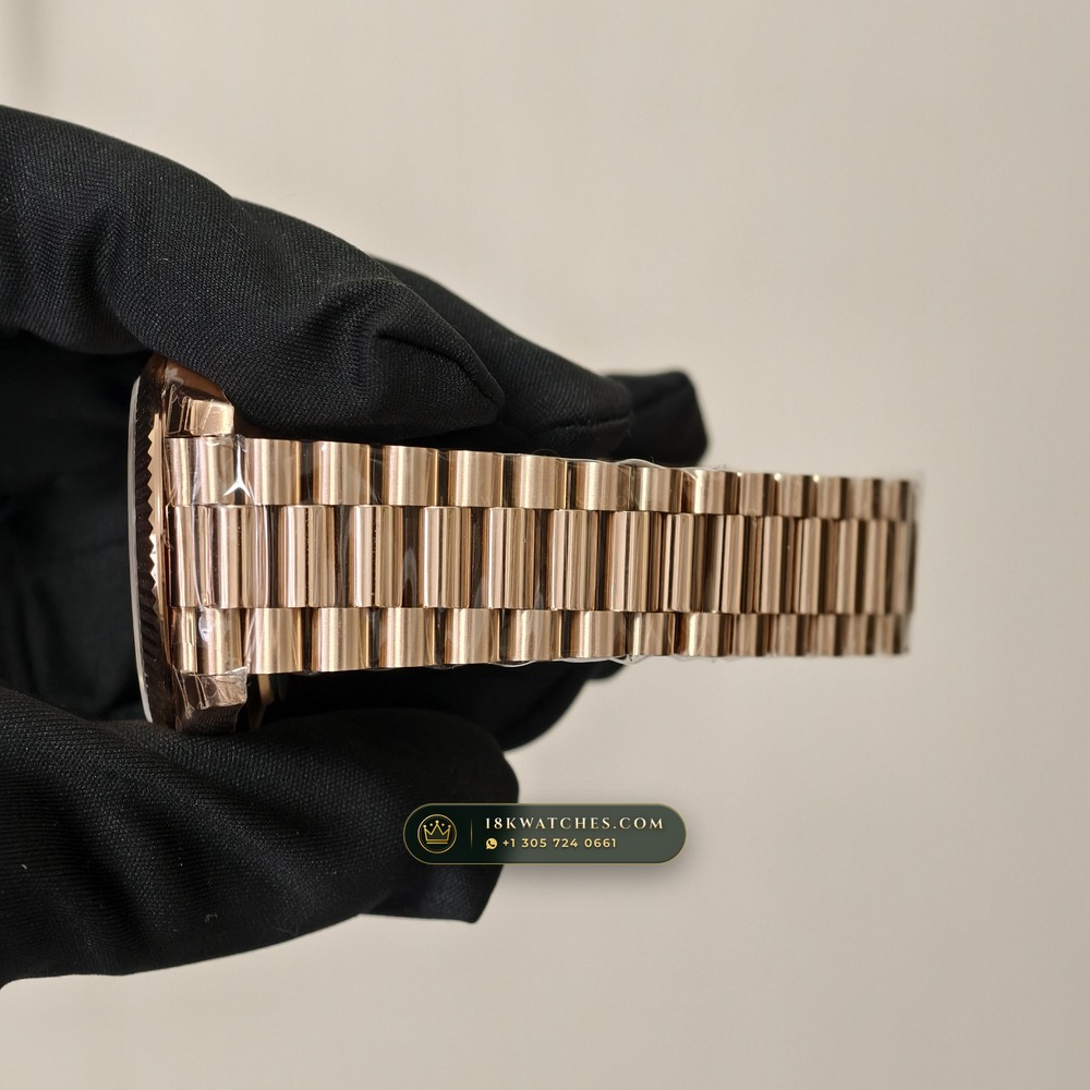 Rolex Day-Date 40 18K Everose Gold Geneva Atelier Spec Ref. 228235 — Studio Gallery Plate IX in 18K Rose Gold Au750 (210.5g Verified Mass, Rolex Manufacture Cal. 3255 - 70h Power Reserve)