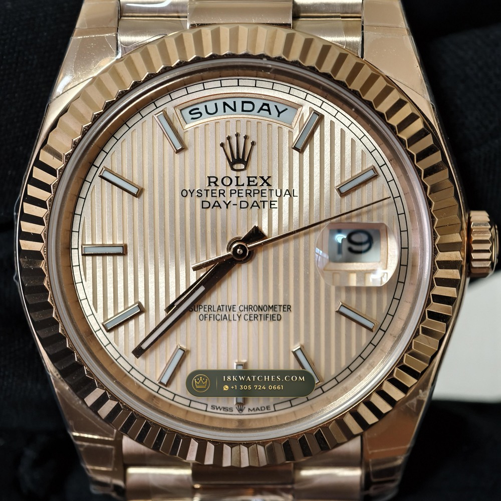 Rolex Day-Date 40 18K Everose Gold Chronometer Regulated Spec Ref. 228235 — Studio Gallery Plate IV in 18K Rose Gold Au750 (210.4g Verified Mass, Rolex Manufacture Cal. 3255 - 70h Power Reserve)