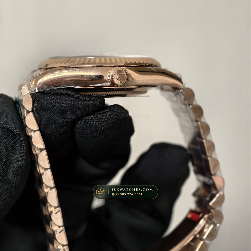 Rolex Day-Date 40 18K Everose Gold Chronometer Regulated Spec Ref. 228235 — Studio Gallery Plate VI in 18K Rose Gold Au750 (210.4g Verified Mass, Rolex Manufacture Cal. 3255 - 70h Power Reserve)