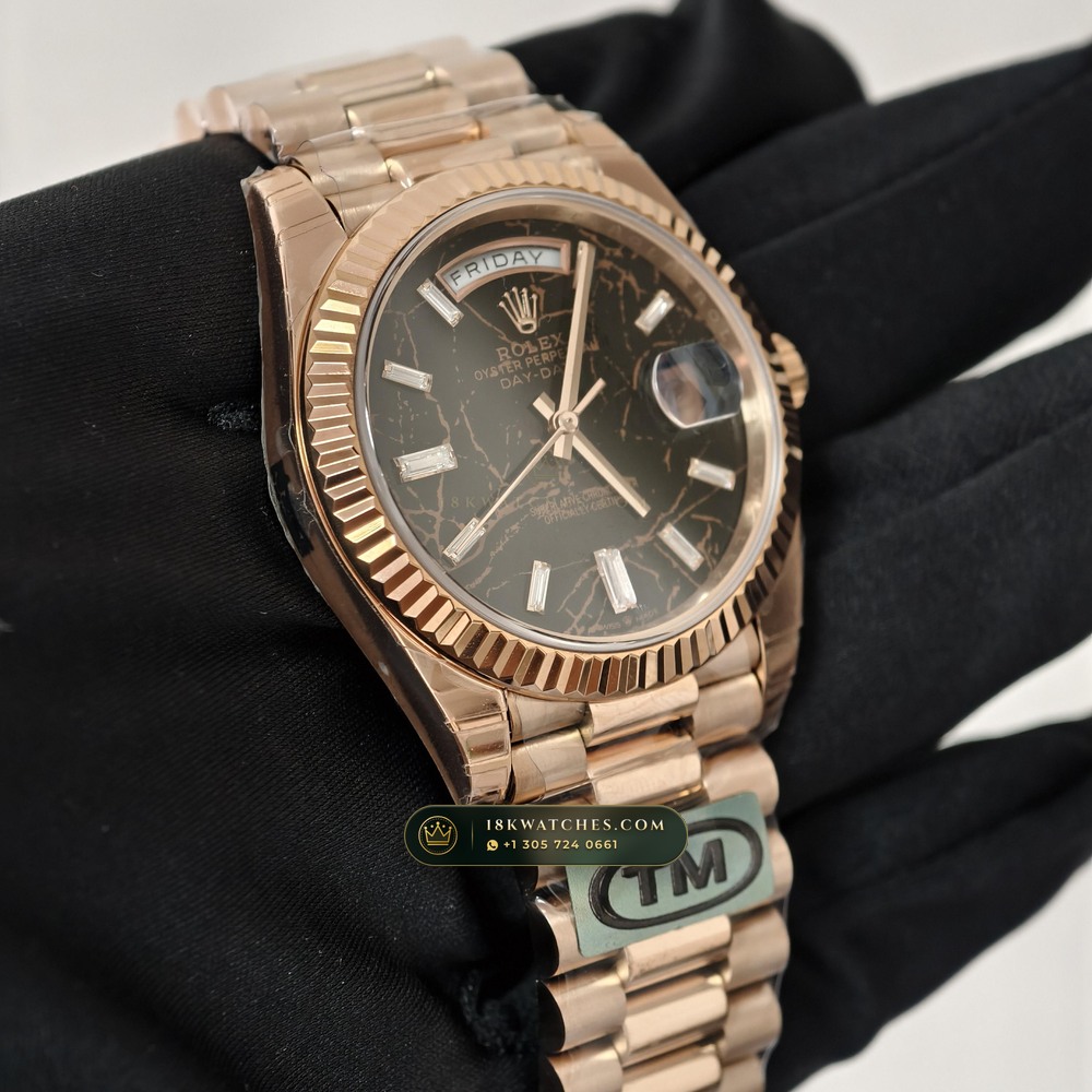 Rolex Day-Date 40 Eisenkiesel Natural Stone Dial 18K Everose Gold Ref. 228235 — Studio Gallery Plate II in 18K Rose Gold Au750 (210.4g Verified Mass, Rolex Manufacture Cal. 3255 - 70h Power Reserve)