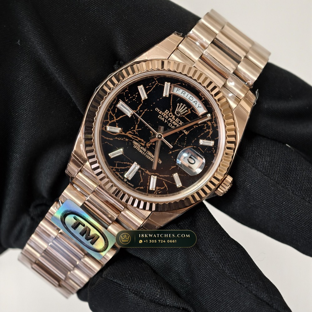 Rolex Day-Date 40 Eisenkiesel Natural Stone Dial 18K Everose Gold Ref. 228235 — Studio Gallery Plate III in 18K Rose Gold Au750 (210.4g Verified Mass, Rolex Manufacture Cal. 3255 - 70h Power Reserve)