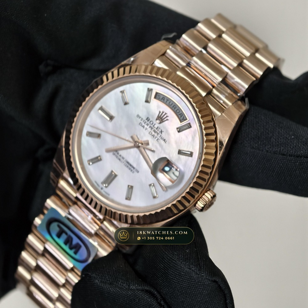 Rolex Day-Date 40 Iridescent Natural Mother-of-Pearl Dial 18K Everose Gold Geneva Atelier Spec Ref. 228235 — Studio Gallery Plate II in 18K Rose Gold Au750 (210.8g Verified Mass, Rolex Manufacture Cal. 3255 - 70h Power Reserve)