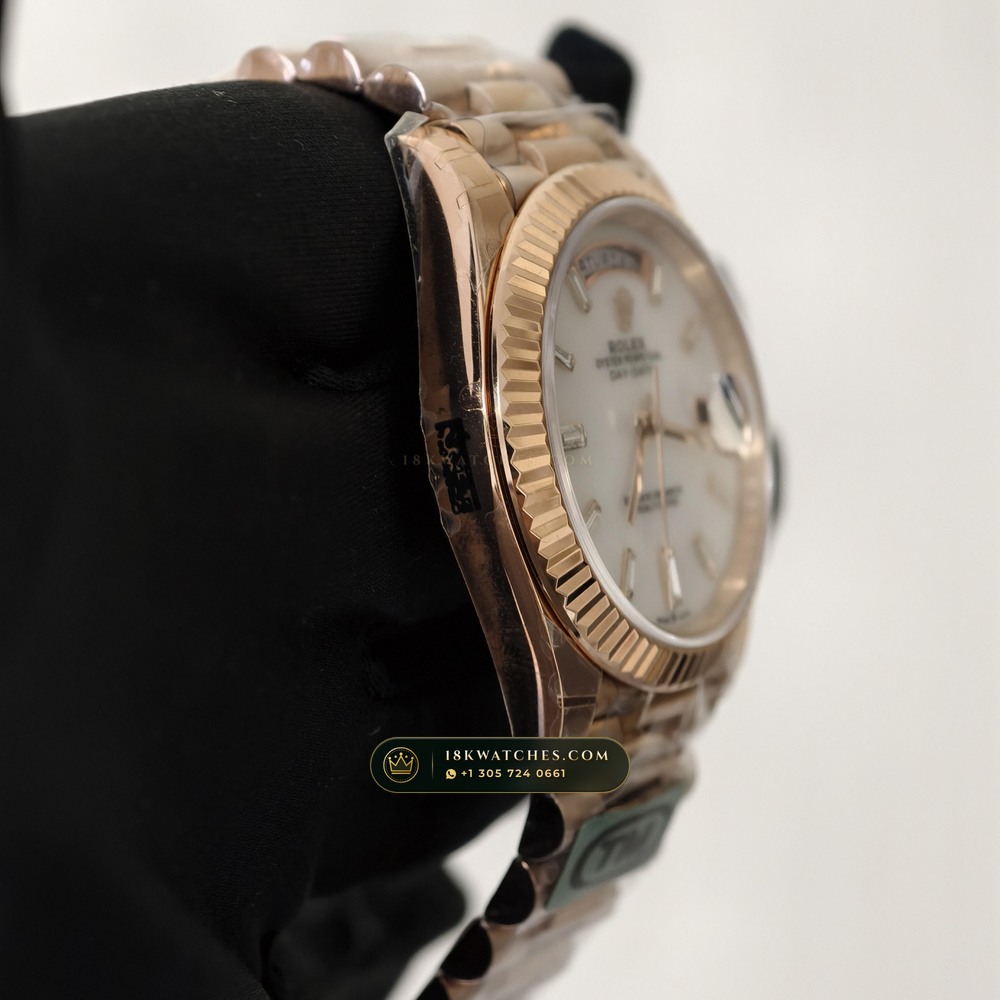 Rolex Day-Date 40 Iridescent Natural Mother-of-Pearl Dial 18K Everose Gold Geneva Atelier Spec Ref. 228235 — Studio Gallery Plate IV in 18K Rose Gold Au750 (210.8g Verified Mass, Rolex Manufacture Cal. 3255 - 70h Power Reserve)