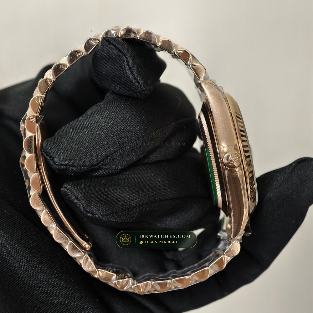 Rolex Day-Date 40 Iridescent Natural Mother-of-Pearl Dial 18K Everose Gold Geneva Atelier Spec Ref. 228235 — Studio Gallery Plate VI in 18K Rose Gold Au750 (210.8g Verified Mass, Rolex Manufacture Cal. 3255 - 70h Power Reserve)