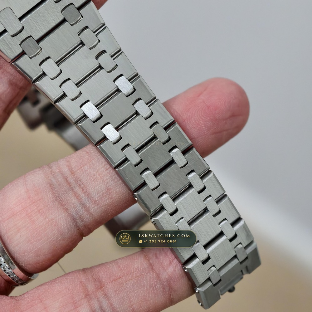Audemars Piguet Royal Oak Selfwinding 41mm Custom Tapestry Dial Deep Crystal Optics Ref. 15500ST — Studio Gallery Plate VI in 904L Stainless Steel Custom Architecture (166.5g Verified Mass, Audemars Piguet Cal. 4302 - 70h Power Reserve)