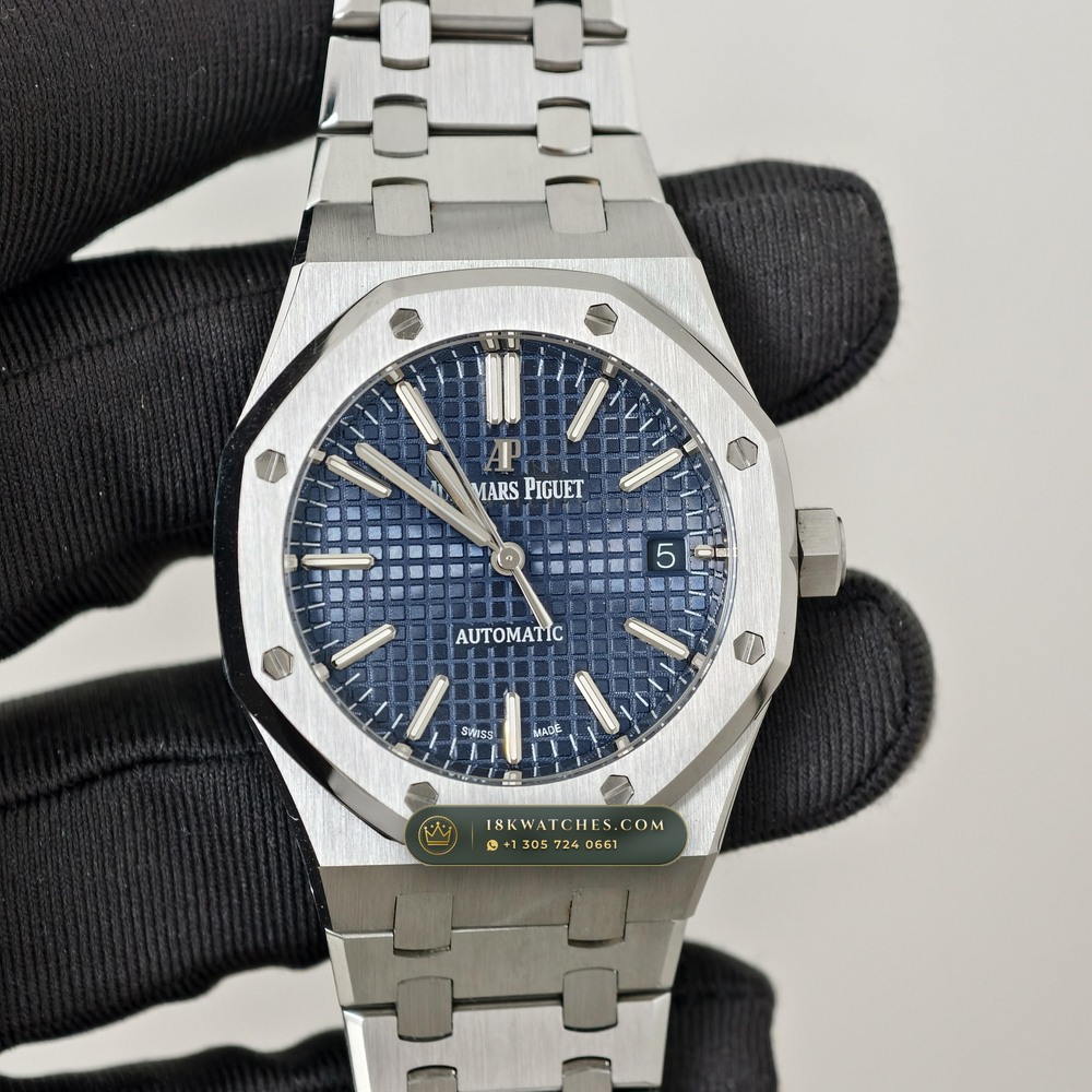 Audemars Piguet Royal Oak Selfwinding 37mm Chronometer Regulated Spec Ref. 15450ST — Studio Gallery Plate II in 904L Stainless Steel Custom Architecture (132.1g Verified Mass, Audemars Piguet Cal. 3120 / Cal. 5900)