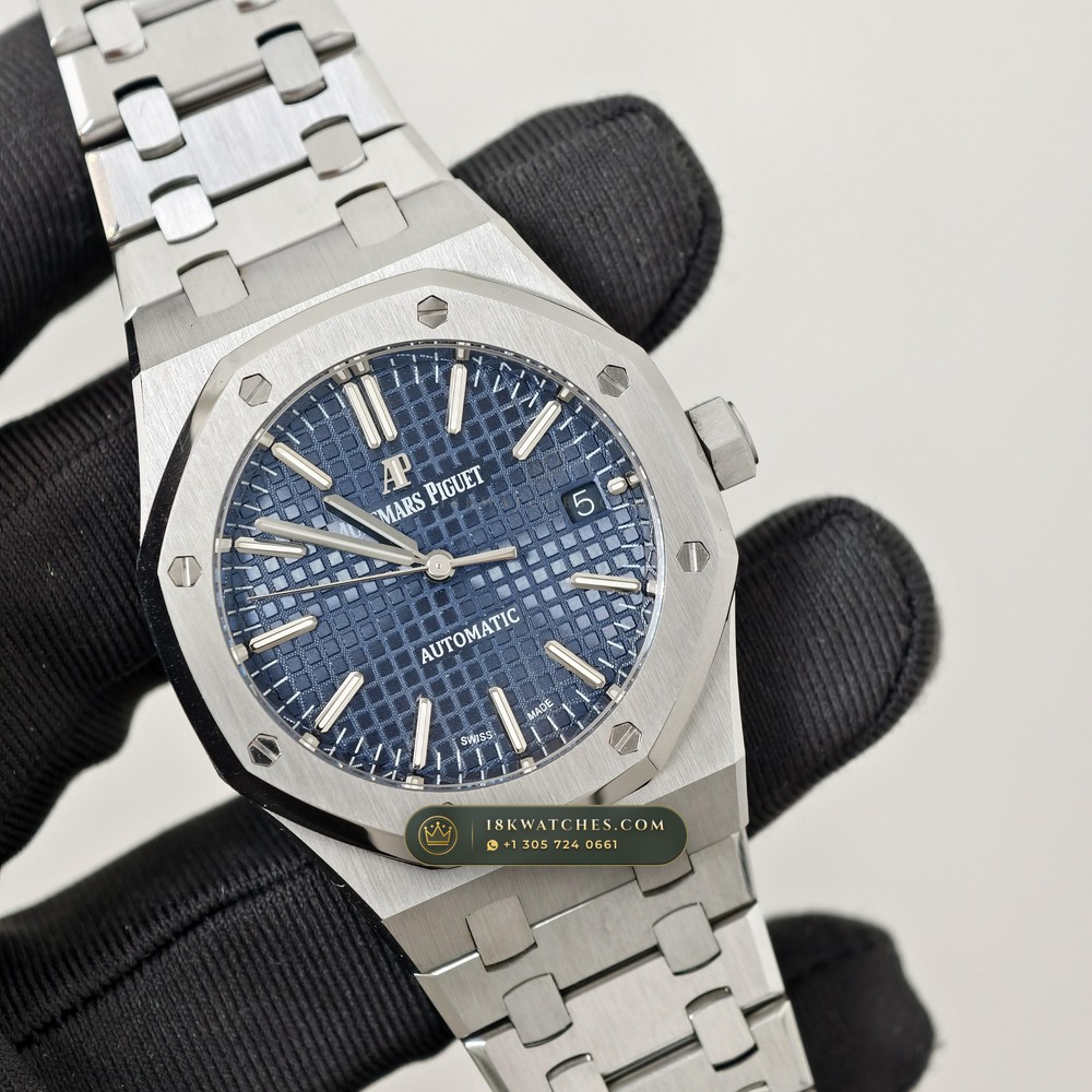 Audemars Piguet Royal Oak Selfwinding 37mm Chronometer Regulated Spec Ref. 15450ST — Studio Gallery Plate IV in 904L Stainless Steel Custom Architecture (132.1g Verified Mass, Audemars Piguet Cal. 3120 / Cal. 5900)