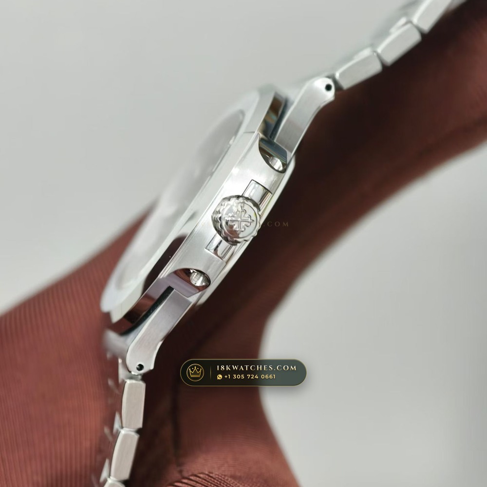 Patek Philippe Nautilus Self-Winding Ref. 5711/1A-014 — Studio Gallery Plate IV in 904L Stainless Steel Custom Architecture (115.3g Verified Mass, Patek Philippe Cal. 26-330 S C / Cal. 324 S C - 21K Gold Rotor)