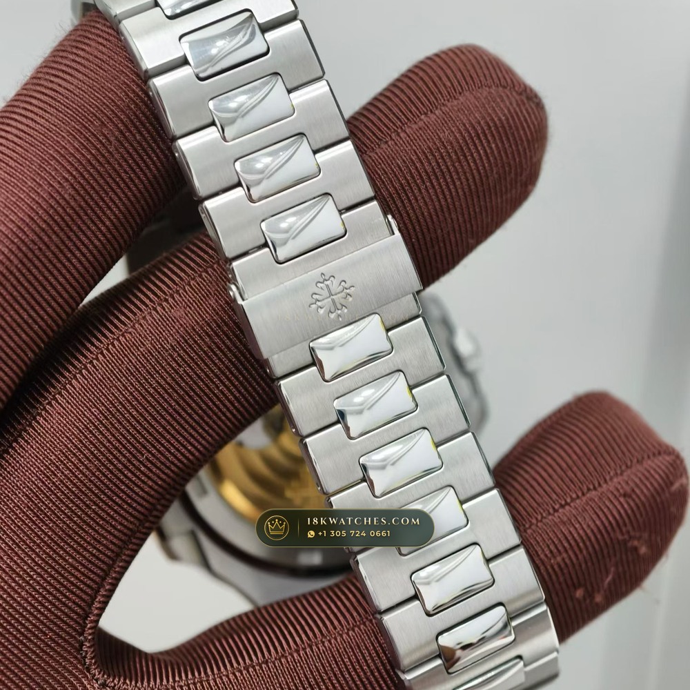 Patek Philippe Nautilus Self-Winding Ref. 5711/1A-014 — Studio Gallery Plate VIII in 904L Stainless Steel Custom Architecture (115.3g Verified Mass, Patek Philippe Cal. 26-330 S C / Cal. 324 S C - 21K Gold Rotor)