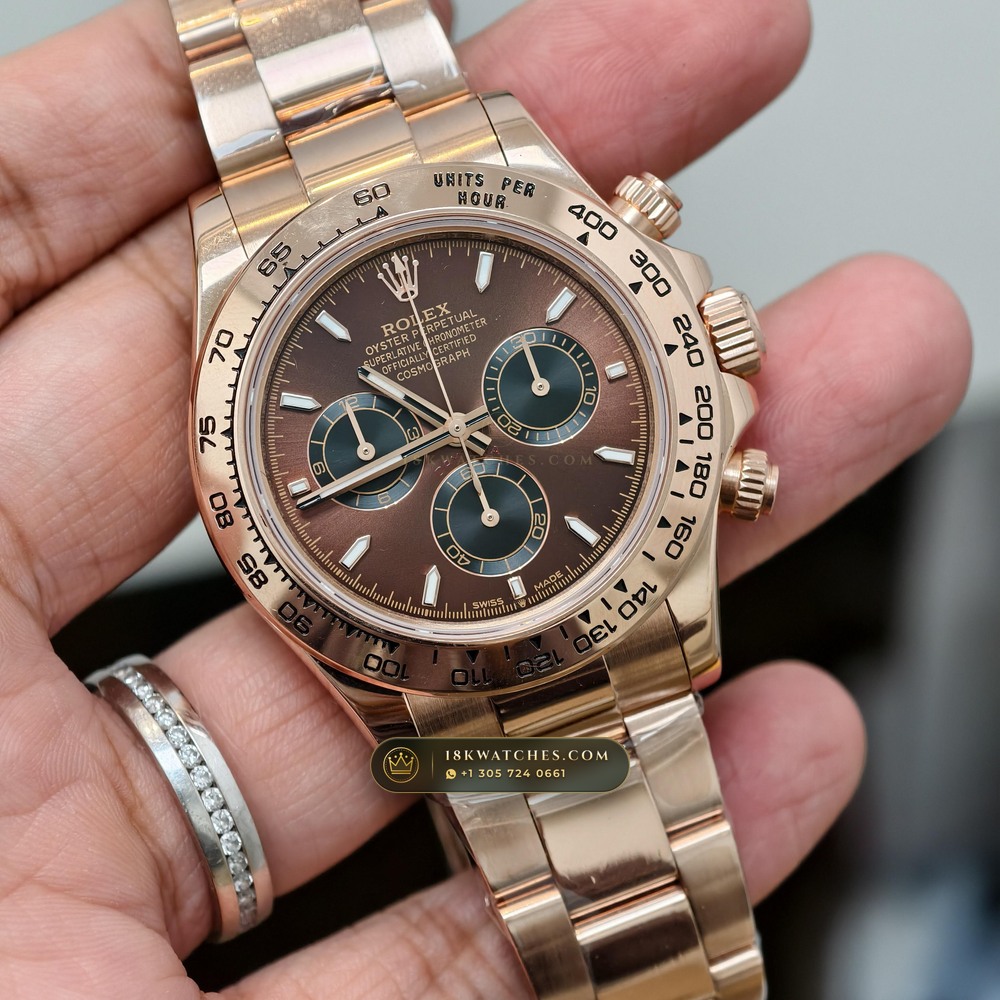 Rolex Cosmograph Daytona 18K Everose Gold Master Watchmaker Spec Ref. 126505 — Studio Gallery Plate II in 18K Rose Gold Au750 (216.8g Verified Mass, Rolex Manufacture Cal. 4131 - 72h Power Reserve)