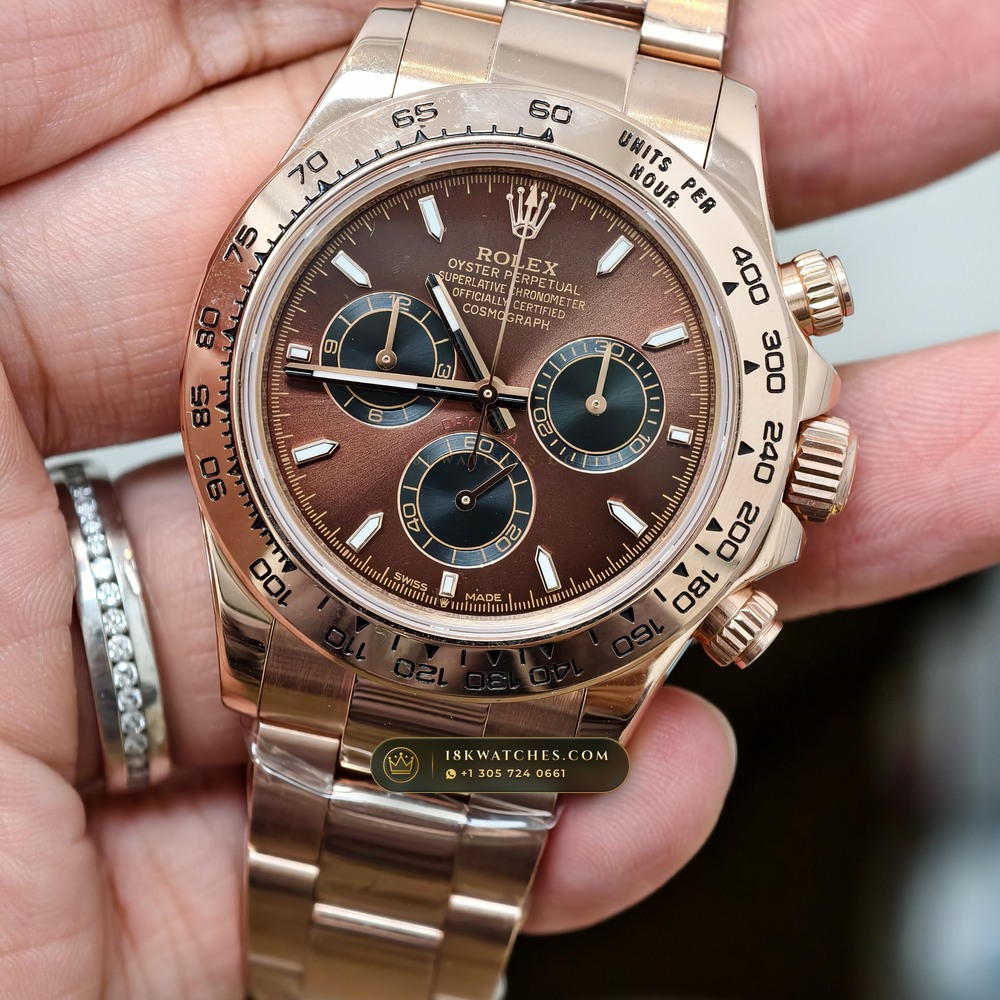 Rolex Cosmograph Daytona 18K Everose Gold Master Watchmaker Spec Ref. 126505 — Studio Gallery Plate III in 18K Rose Gold Au750 (216.8g Verified Mass, Rolex Manufacture Cal. 4131 - 72h Power Reserve)