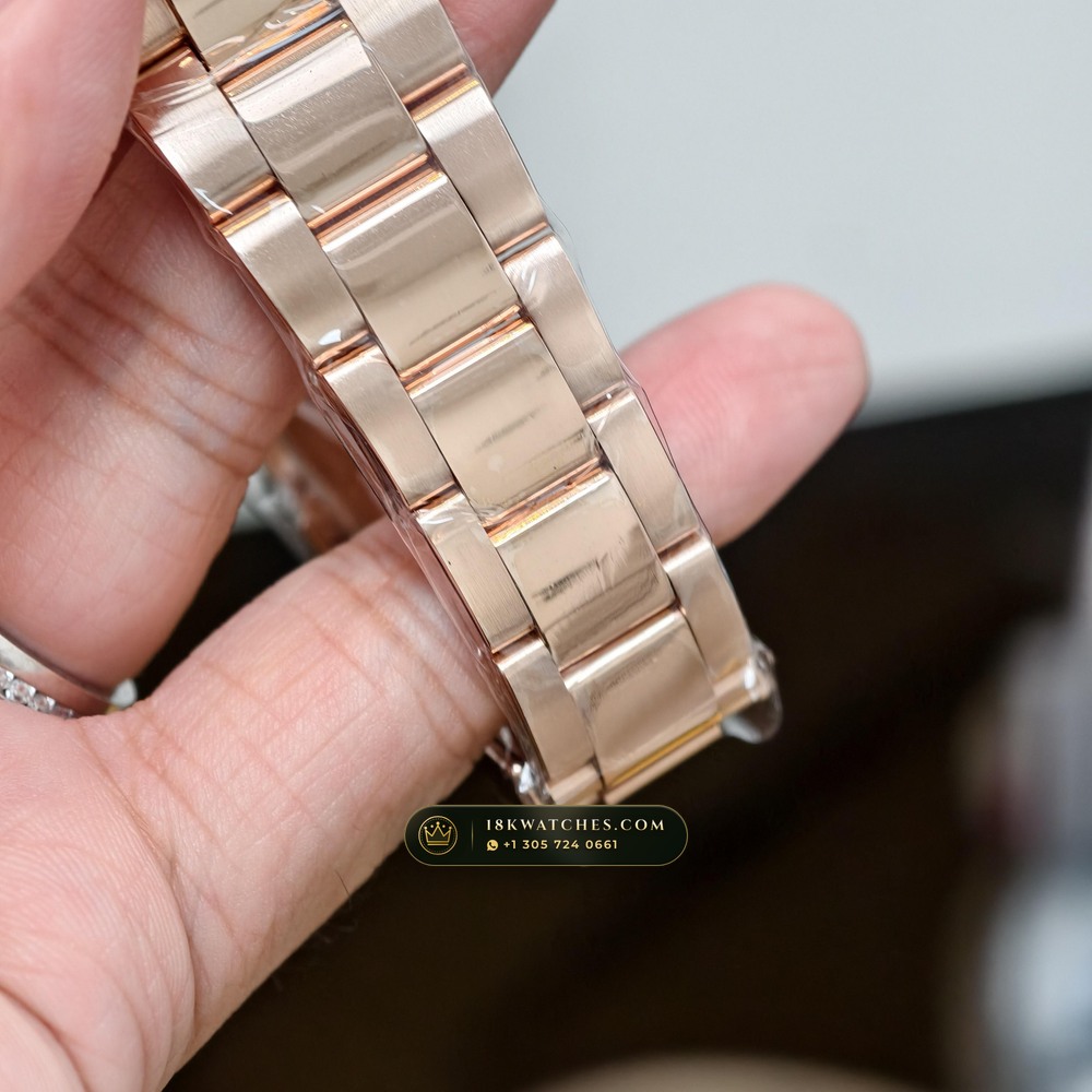 Rolex Cosmograph Daytona 18K Everose Gold Master Watchmaker Spec Ref. 126505 — Studio Gallery Plate IV in 18K Rose Gold Au750 (216.8g Verified Mass, Rolex Manufacture Cal. 4131 - 72h Power Reserve)