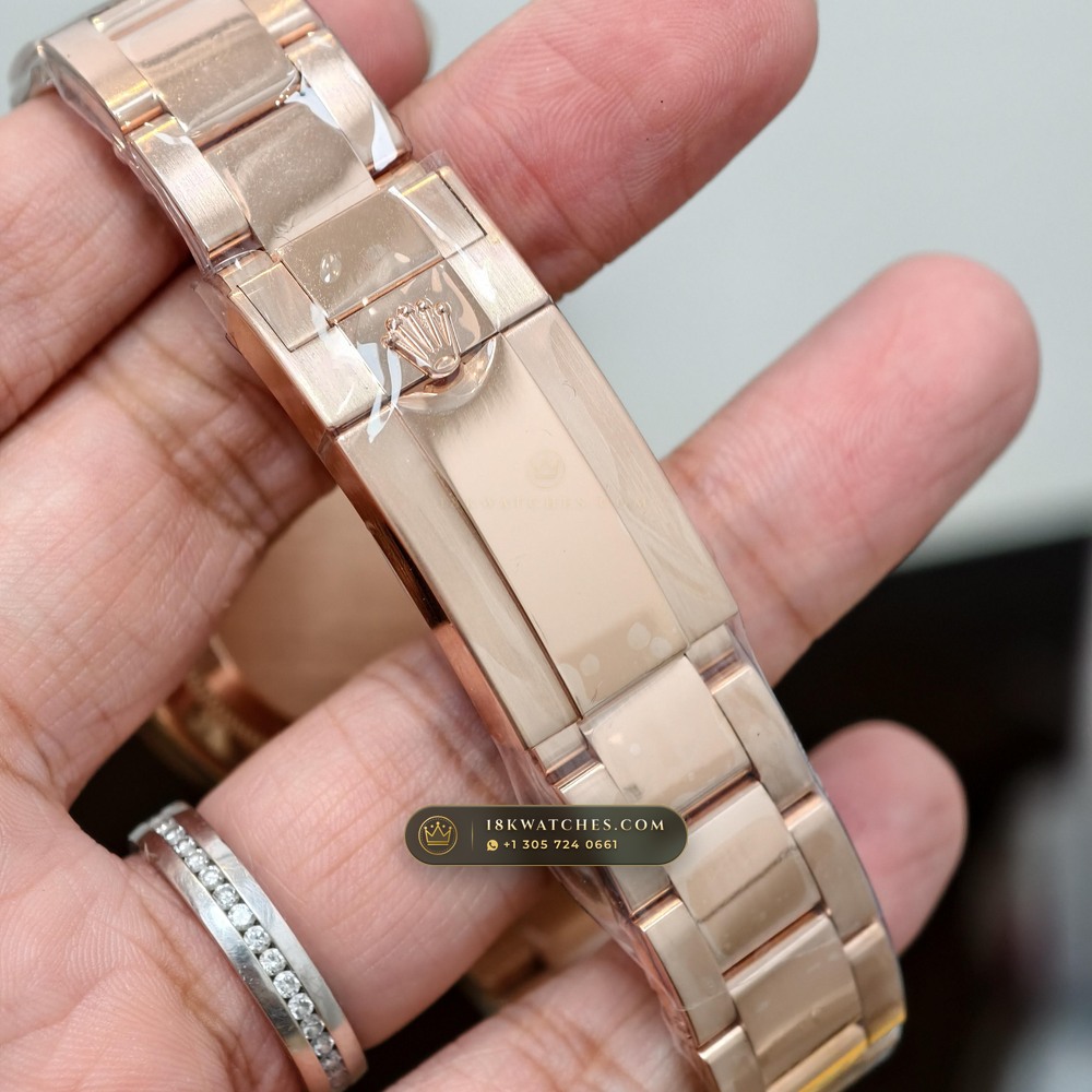 Rolex Cosmograph Daytona 18K Everose Gold Master Watchmaker Spec Ref. 126505 — Studio Gallery Plate VI in 18K Rose Gold Au750 (216.8g Verified Mass, Rolex Manufacture Cal. 4131 - 72h Power Reserve)