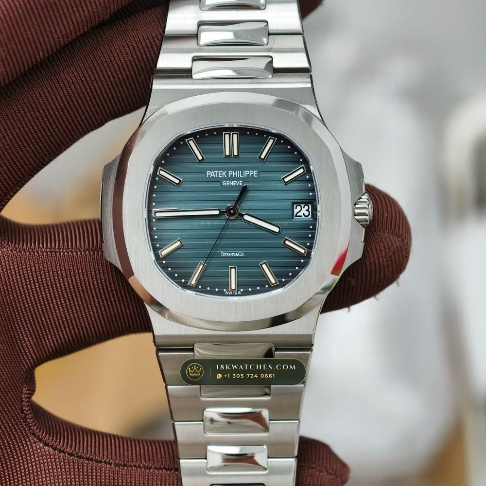 Patek Philippe Nautilus Self-Winding Ref. 5711/1A-010