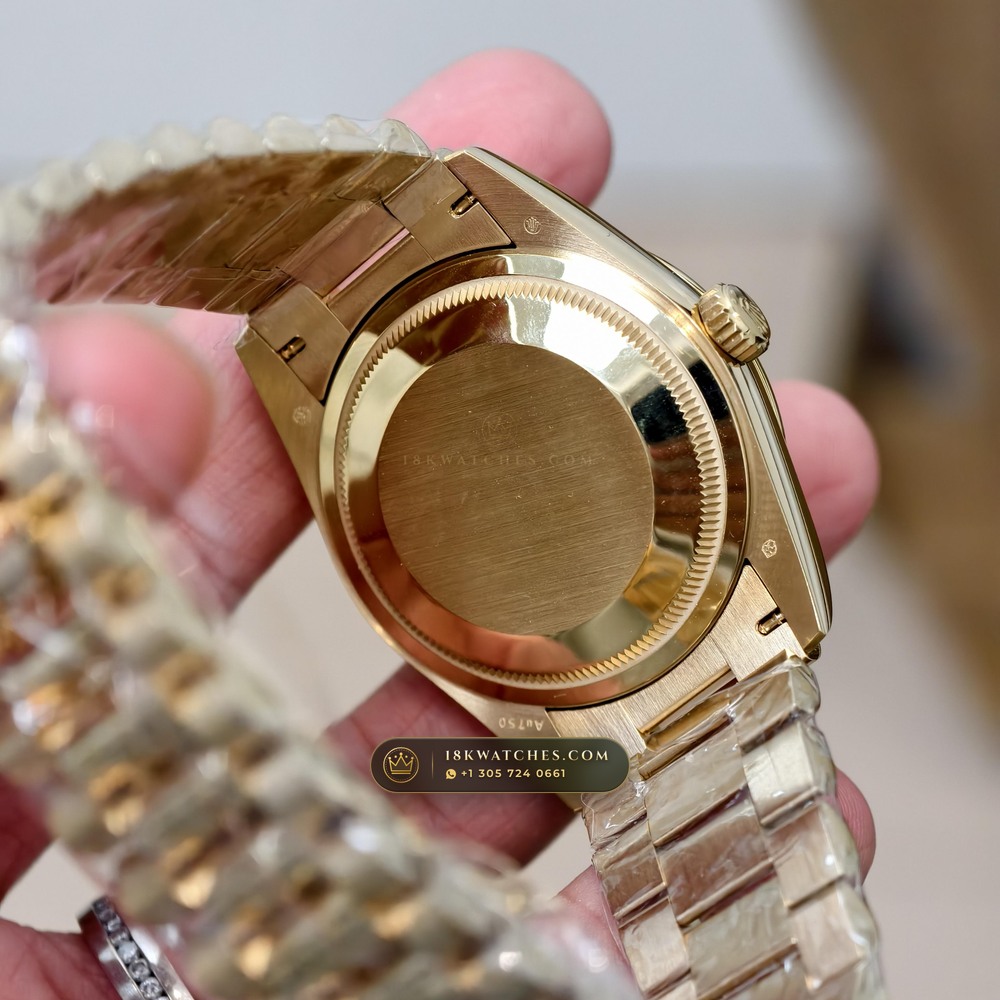 Rolex Day-Date 36 Graduated Green Ombre Sunray Dial 18K Yellow Gold Ref. 128238 — Studio Gallery Plate III in 18K Yellow Gold Au750 (183.4g Verified Mass, Rolex Manufacture Cal. 3255 - 70h Power Reserve)