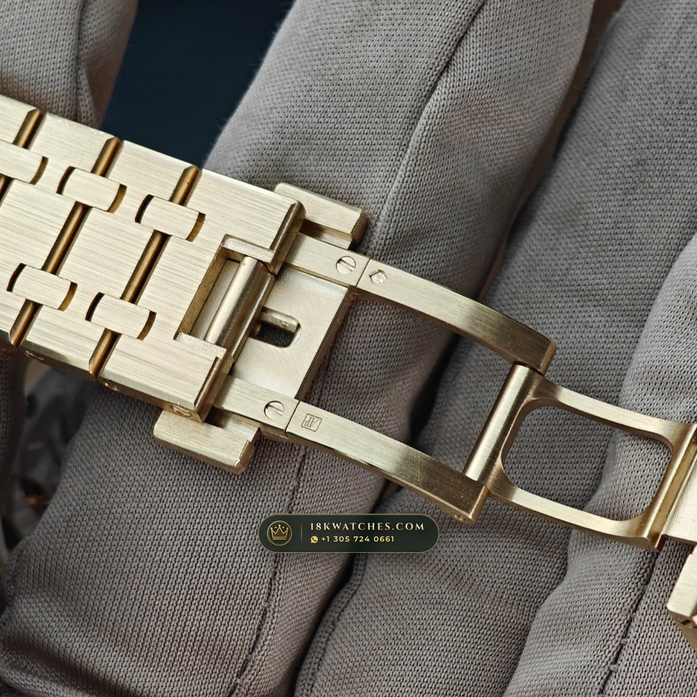 Audemars Piguet Royal Oak Selfwinding Chronograph 41mm 18K Yellow Gold Ref. 26240BA.OO.1320BA.01 — Studio Gallery Plate IV in 18K Yellow Gold Au750 (246.0g Verified Mass, Audemars Piguet Cal. 4401 Flyback Chronograph)