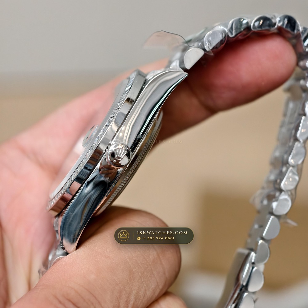 Rolex Day-Date 40 Natural Turquoise Dial Diamond-Set Bezel 18K Everose Gold Ref. 228235 — Studio Gallery Plate V in 18K Rose Gold Au750 (210.6g Verified Mass, Rolex Manufacture Cal. 3255 - 70h Power Reserve)