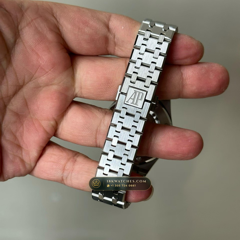 Audemars Piguet Royal Oak Selfwinding 37mm Diamond-Set Bezel Ref. 15450ST — Studio Gallery Plate VI in 904L Stainless Steel Custom Architecture (132.1g Verified Mass, Audemars Piguet Cal. 3120 / Cal. 5900)