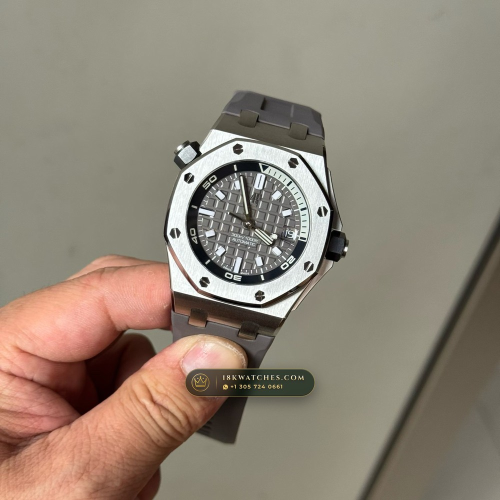 Audemars Piguet Royal Oak Offshore Diver 42mm Ref. 15720ST