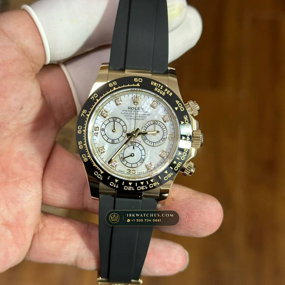 Rolex Cosmograph Daytona Iridescent Natural Mother-of-Pearl Dial 18K Yellow Gold Ref. 116518 — Studio Gallery Plate II in 18K Yellow Gold Au750 (160.9g Verified Mass, Rolex Manufacture Cal. 4130 - 72h Power Reserve)