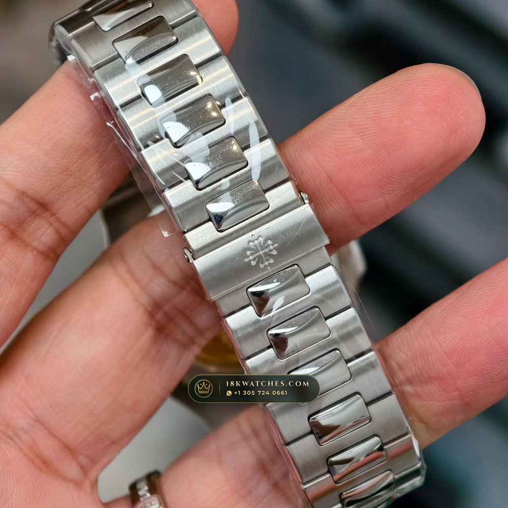 Patek Philippe Nautilus Self-Winding Sapphire Caseback Spec Ref. 5711A — Studio Gallery Plate VI in 904L Stainless Steel Custom Architecture (115.4g Verified Mass, Patek Philippe Cal. 26-330 S C / Cal. 324 S C - 21K Gold Rotor)