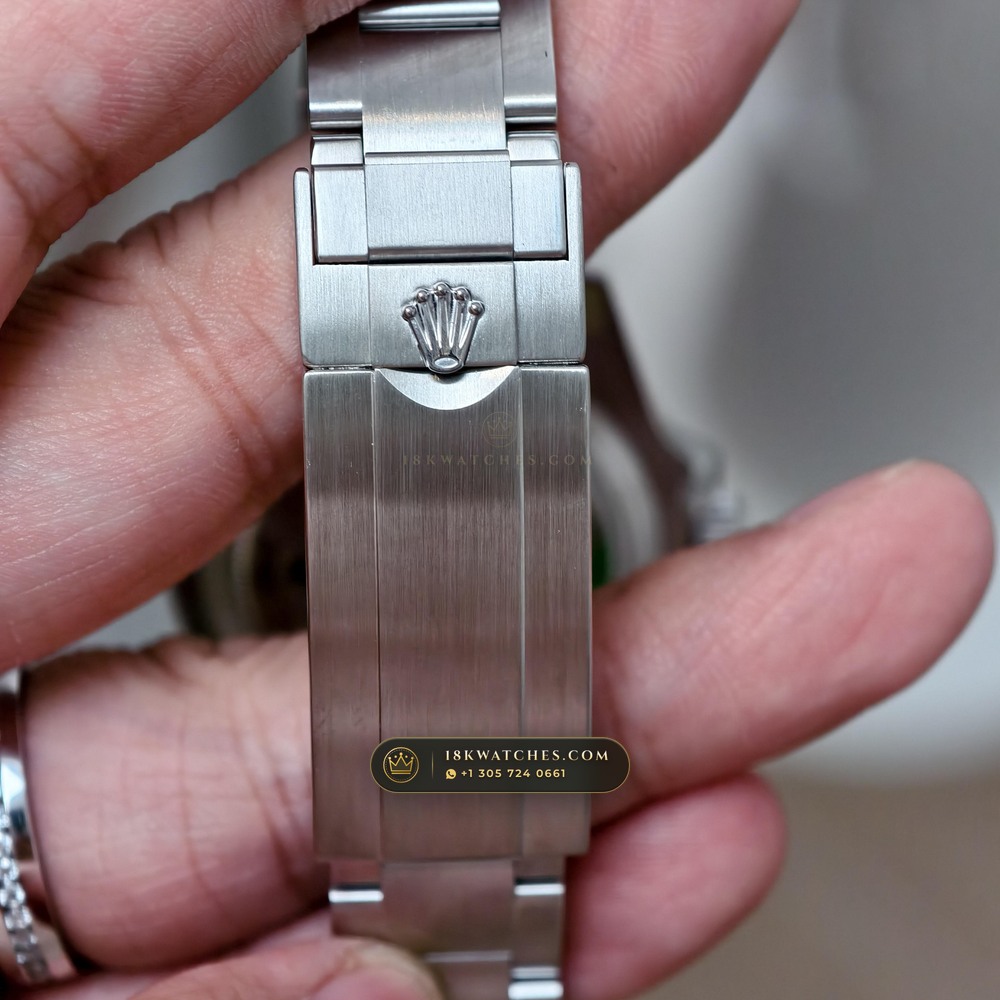 Rolex Submariner Date Hulk Sunburst Green Dial Ref. 116610LV — Studio Gallery Plate XI in 904L Stainless Steel Custom Architecture (156.7g Verified Mass, Rolex Manufacture Cal. 3135)