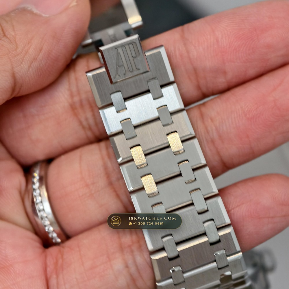 Audemars Piguet Royal Oak Selfwinding 41mm Custom Tapestry Dial Free-Sprung Calibre Ref. 15500ST — Studio Gallery Plate XII in 904L Stainless Steel Custom Architecture (166.4g Verified Mass, Audemars Piguet Cal. 4302 - 70h Power Reserve)