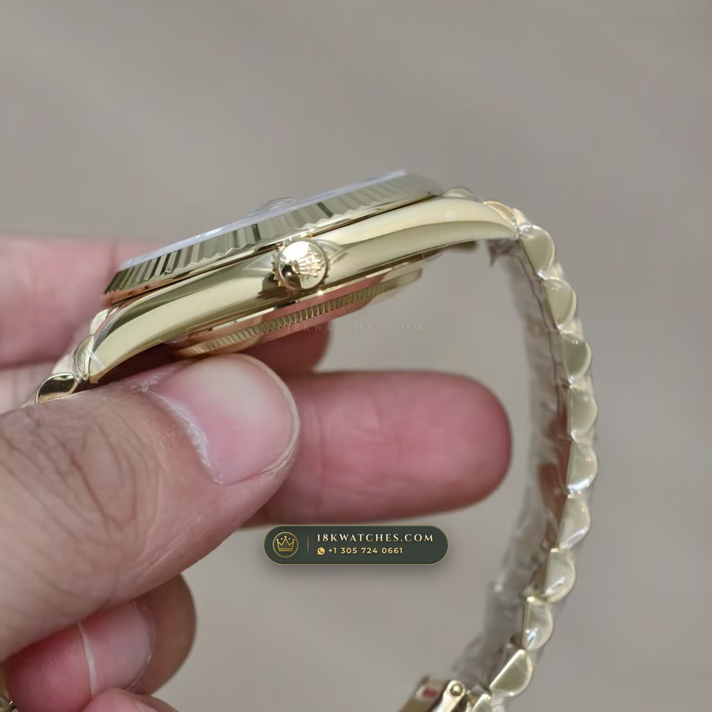 Rolex Day-Date 40 Champagne Gold Roman Dial 18K Yellow Gold Ref. 228238 — Studio Gallery Plate IV in 18K Yellow Gold Au750 (210.4g Verified Mass, Rolex Manufacture Cal. 3255 - 70h Power Reserve)