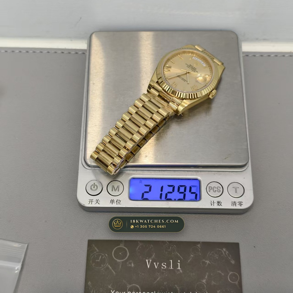Rolex Day-Date 40 Champagne Gold Roman Dial 18K Yellow Gold Ref. 228238 — Studio Gallery Plate VIII in 18K Yellow Gold Au750 (210.4g Verified Mass, Rolex Manufacture Cal. 3255 - 70h Power Reserve)